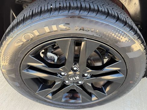 Used 2021 Kia Seltos S AWD/4WD image 19