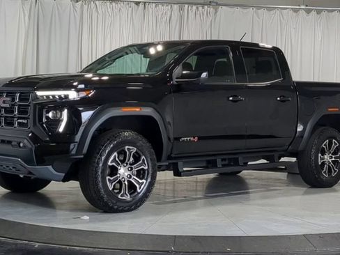 Used 2023 GMC Canyon AT4 w/ AT4 Premium Package AWD/4WD image 4