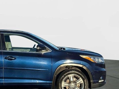Used 2014 Toyota Highlander Limited w/ Driver Technology Package image 4