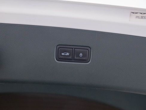 Used 2025 Genesis GV80 3.5T e-SC image 33