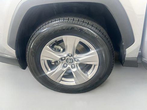 Certified 2025 Toyota RAV4 XLE FWD image 31