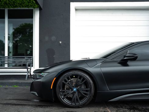 Used 2017 BMW i8 AWD/4WD image 11
