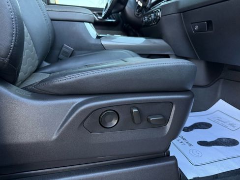 Used 2024 Chevrolet Silverado 2500 ZR2 w/ Technology Package image 27