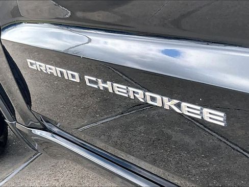 Used 2016 Jeep Grand Cherokee Overland w/ Advanced Technology Group image 29