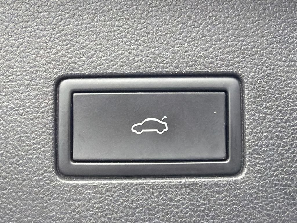 Used 2024 Volkswagen Atlas SE FWD image 19