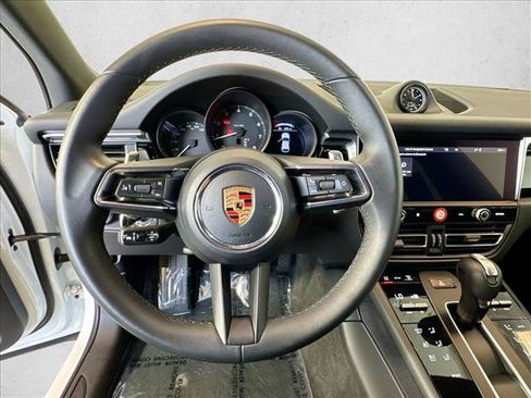 Certified 2026 Porsche Macan AWD/4WD image 14
