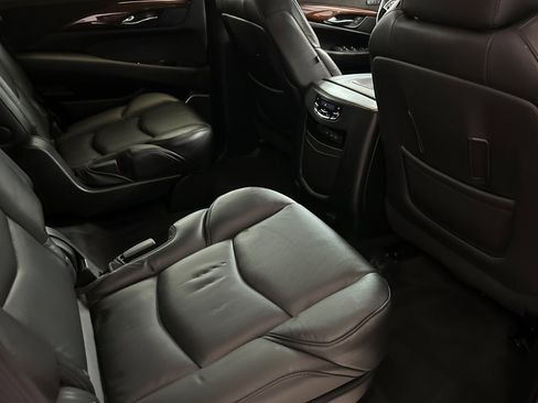 Used 2018 Cadillac Escalade Premium Luxury image 30