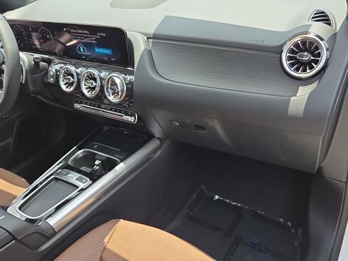 New 2026 Mercedes-Benz GLA 250 image 16