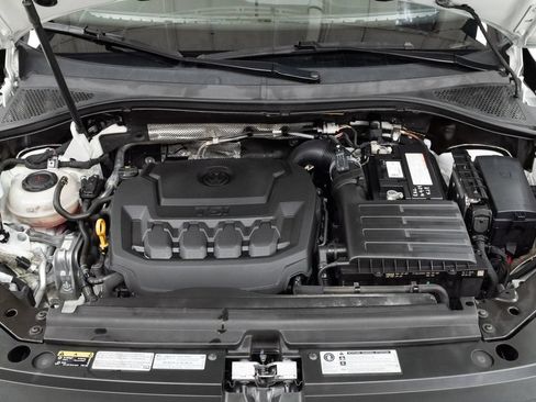 Used 2020 Volkswagen Tiguan SE w/ Panoramic Sunroof Package AWD/4WD image 3