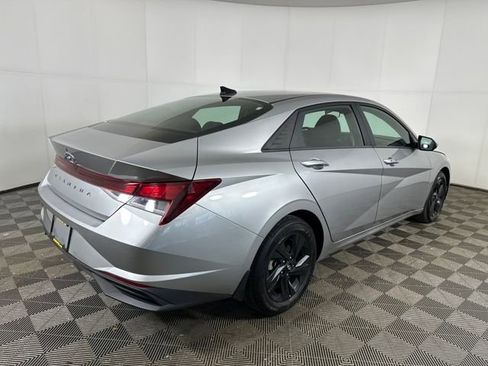 Used 2023 Hyundai Elantra SEL image 3