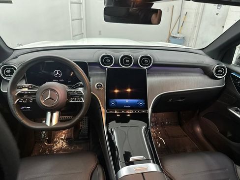 Certified 2025 Mercedes-Benz GLC 300 image 21