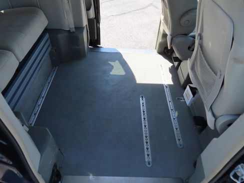 Used 2012 Dodge Grand Caravan Crew w/ Crew Value Pkg FWD image 24