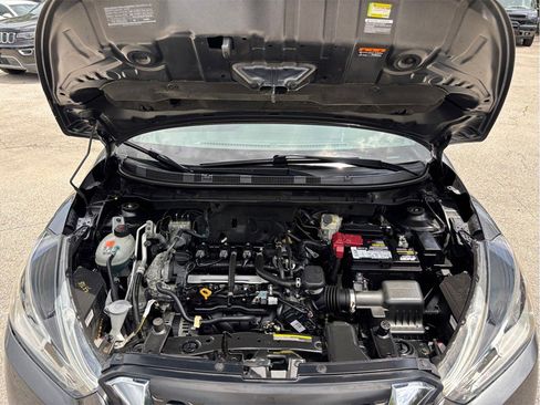 Used 2019 Nissan Kicks S FWD image 37