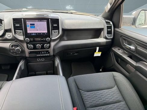 New 2026 RAM 1500 Express AWD/4WD image 28