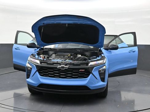 Used 2024 Chevrolet Trax RS w/ Driver Confidence Package FWD image 30