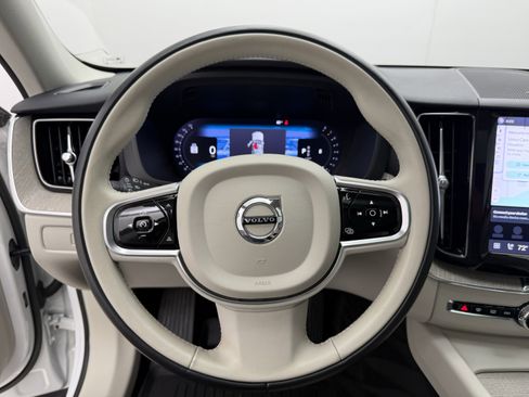 Certified 2023 Volvo XC60 B5 Plus w/ Climate Package AWD/4WD image 15