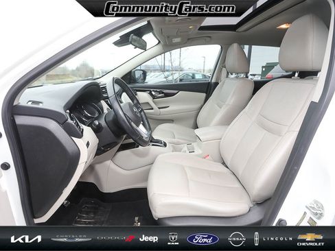 Used 2018 Nissan Rogue Sport SL w/ SL Premium Package image 12