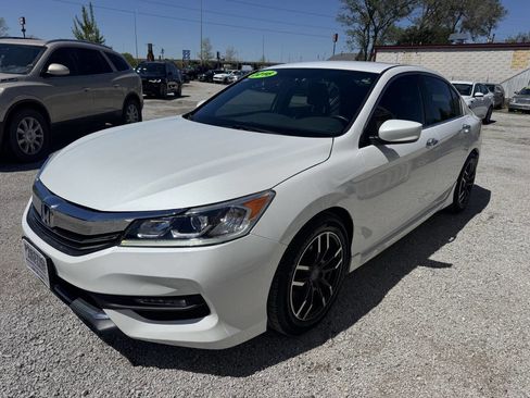 Used 2016 Honda Accord Sport image 4