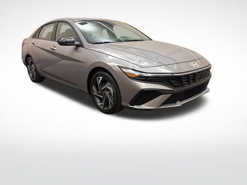 New 2025 Hyundai Elantra Sport image 3