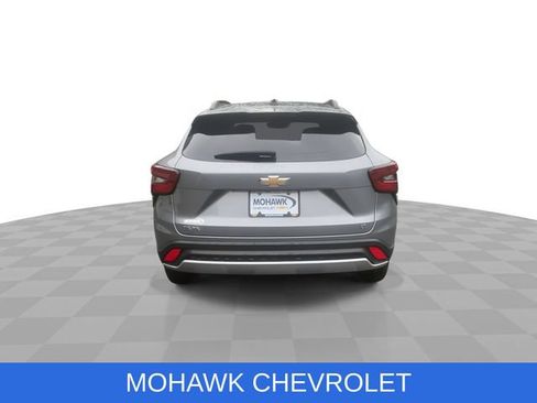 Used 2025 Chevrolet Trax LT w/ Driver Confidence Package FWD image 7