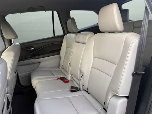 Used 2021 Honda Pilot Special Edition image 12
