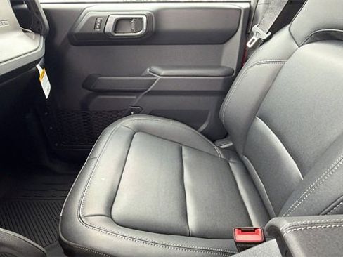 New 2025 Ford Bronco Badlands image 23