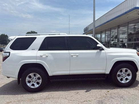 Used 2018 Toyota 4Runner SR5 RWD image 6