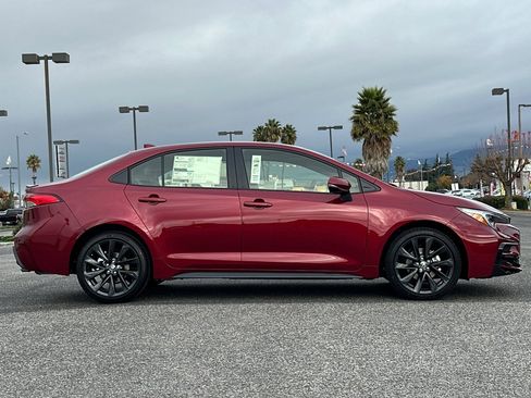 New 2026 Toyota Corolla SE image 3