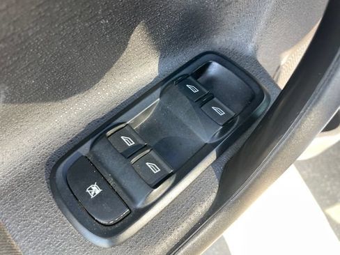 Used 2019 Ford Fiesta SE FWD image 36
