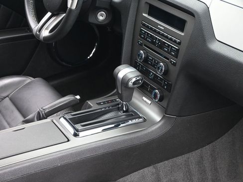 Used 2011 Ford Mustang Premium w/ 202A Rapid Spec Order Code image 28