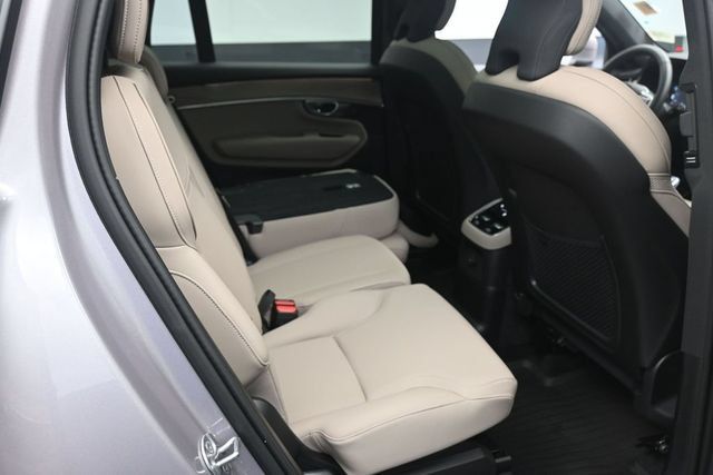 Certified 2026 Volvo XC90 T8 Core w/ Protection Package Premier AWD/4WD image 27