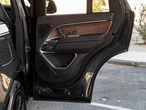 Used 2025 Land Rover Range Rover Autobiography image 26