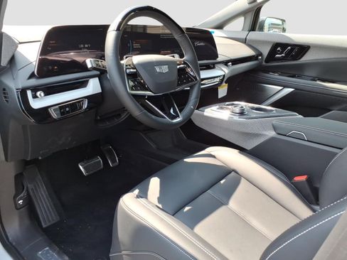 New 2027 Cadillac Optiq Sport w/ LPO, Floor Liner Package AWD/4WD image 12