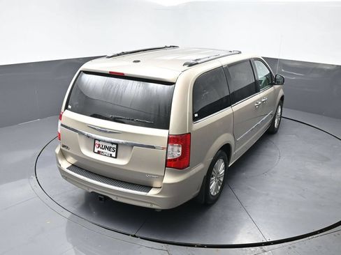 Used 2015 Chrysler Town & Country Limited Platinum w/ Trailer Tow Group FWD image 9