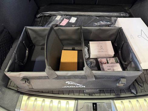 Used 2025 Jaguar F-PACE R-Dynamic S AWD/4WD image 39