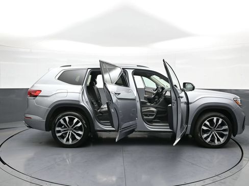 Used 2023 Volkswagen Atlas SEL Premium AWD/4WD image 44