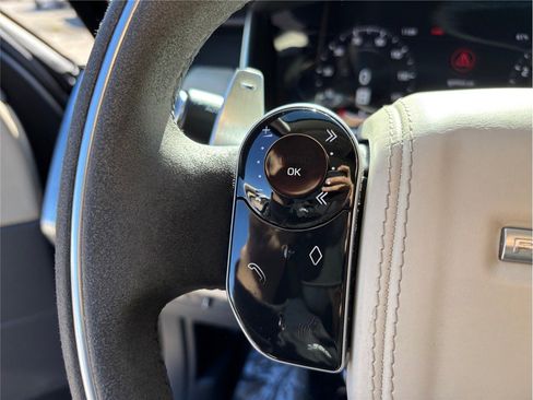 Used 2019 Land Rover Range Rover Sport HST image 29
