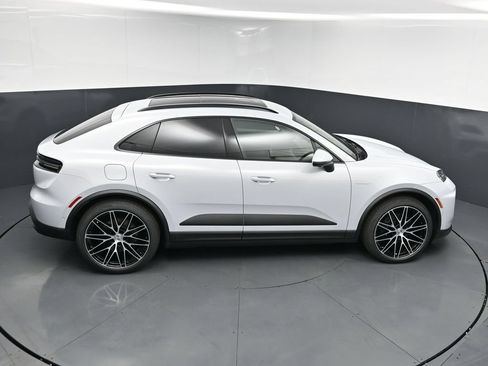 New 2026 Porsche Macan 4 Electric AWD/4WD image 18