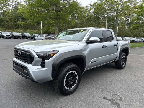 Used 2025 Toyota Tacoma TRD Off-Road AWD/4WD image 8