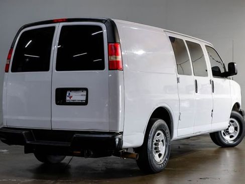 Used 2013 Chevrolet Express 2500 w/ Cold Climate Package image 10