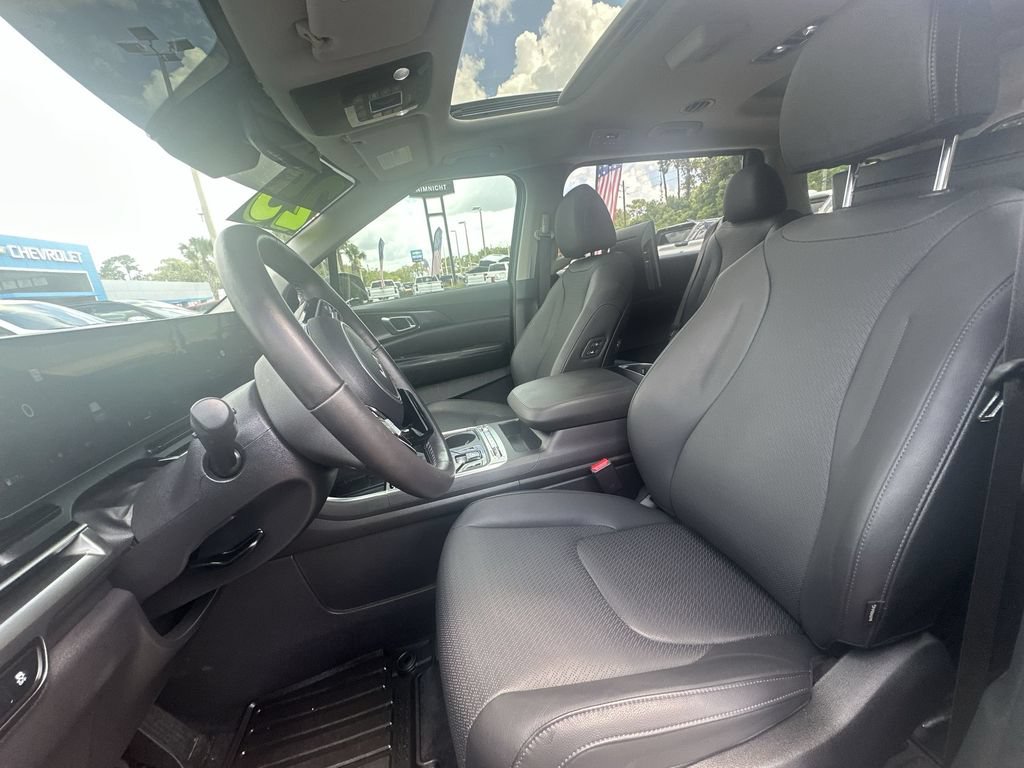 Used 2025 Kia Carnival SX Prestige FWD image 19