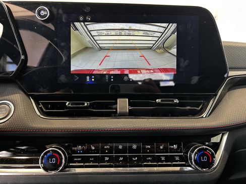 Used 2025 Chevrolet Equinox RS w/ Safety and Technology Package AWD/4WD image 14
