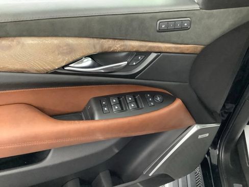Used 2019 Cadillac Escalade ESV Premium Luxury AWD/4WD image 14