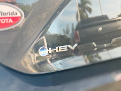 Used 2025 Toyota Camry LE image 10