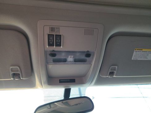 Used 2013 Chevrolet Avalanche LT image 21