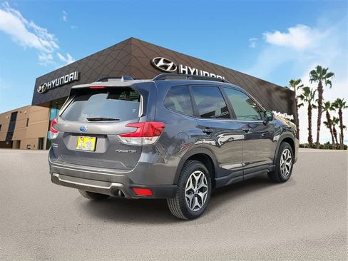Used 2021 Subaru Forester Premium w/ Popular Package #1 image 3