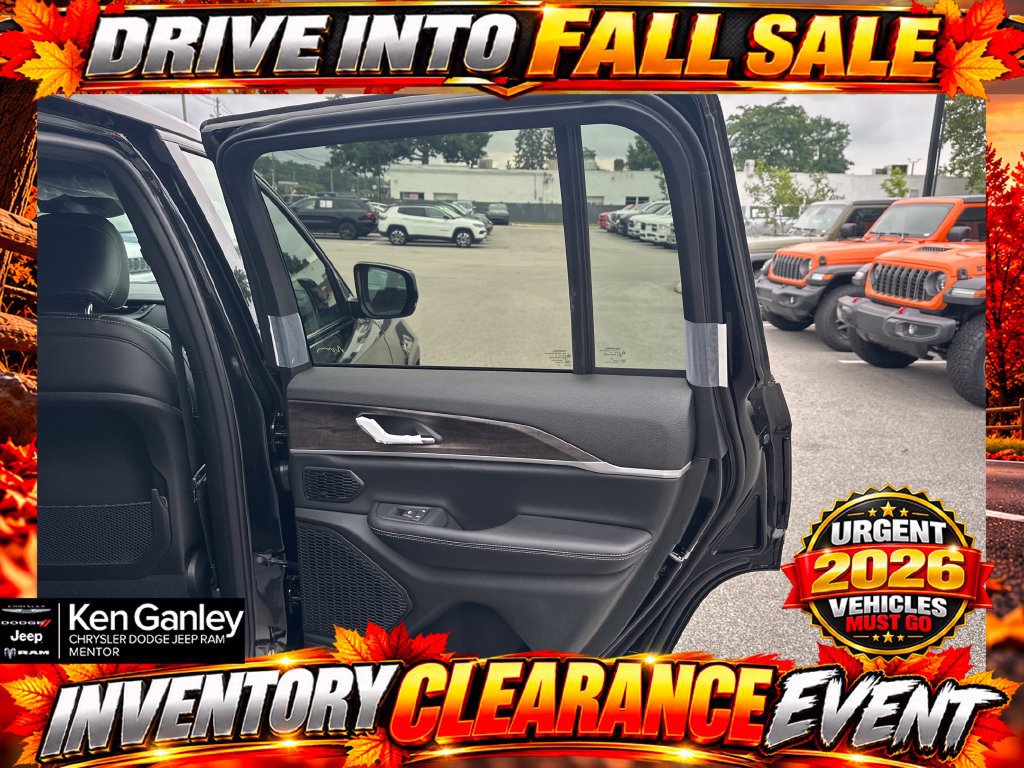 New 2026 Jeep Grand Cherokee Limited w/ Limited Altitude Package AWD/4WD image 21