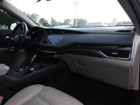 Used 2023 Cadillac XT4 Premium Luxury image 25