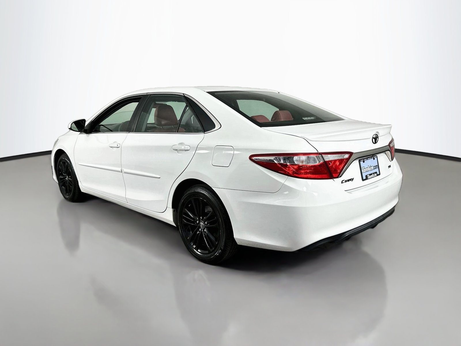 Used 2017 Toyota Camry SE w/ Protection Package (Q2) FWD image 6