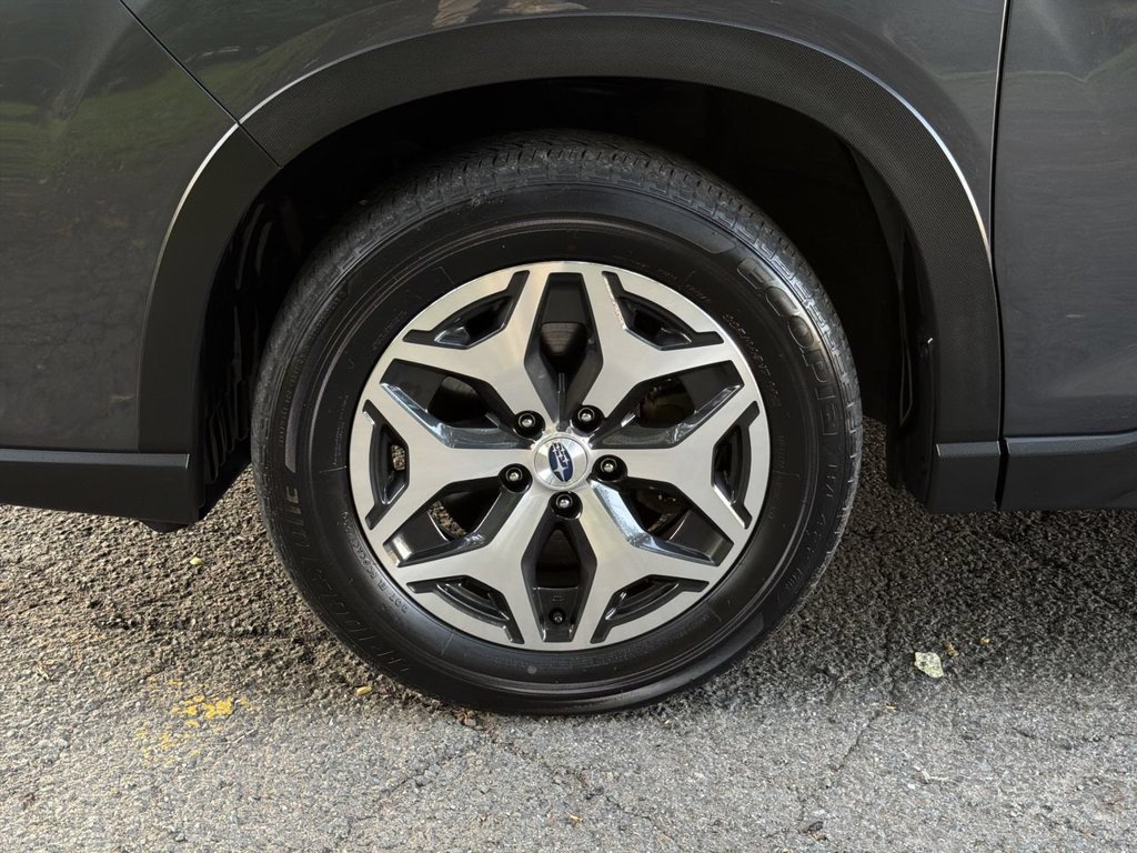 Certified 2023 Subaru Forester Premium AWD/4WD image 10